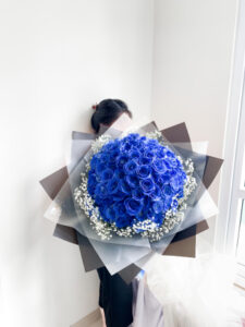 100 All Blue Rose