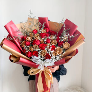 30 Red Gold Roses