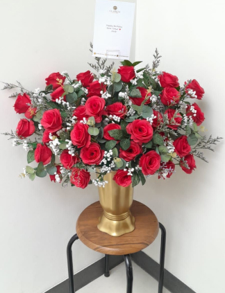 30 Red Rose Vase